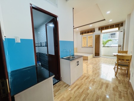 Trống 1 phòng như hình ở liền, ban công riêng, full nội thất, 35m2