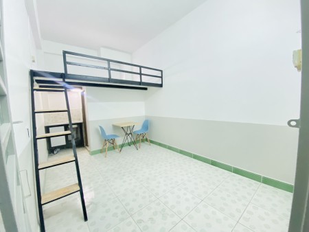 Phòng cho thuê có gác gần etown cộng hòa, Hoàng Hoa Thám, phường 13-TB, 27m2