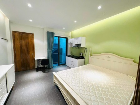 Cho thuê căn hộ quận 3, có bancol . Ngay Cầu Lê Văn Sỹ, 30m2