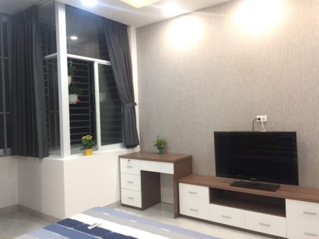 Cho thuê căn hộ quận 3, cửa sổ lớn , gần cầu kiệu, 30m2