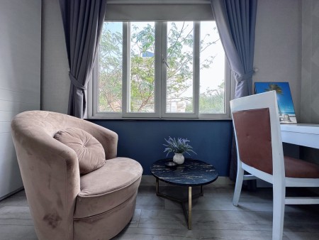 Studio full NT cửa sổ ban công nội thất cao cấp gân trung tâm, 40m2