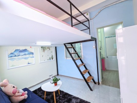 Cho thuê căn hộ Quận 1 Full nội thất, ban công, vòng xoay điện biên phủ, 30m2