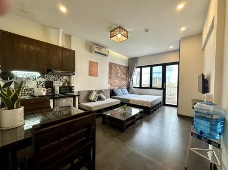 Cho thuê căn hộ Quận 1. Ban công lớn, thang máy, CV 23 tháng 9, 35m2