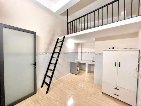 Chính chủ cho thuê phòng trọ giá rẻ có sẵn máy gần cầu vượt Hoàng Hoa Thám phường 12, Tân Bình, 25m2