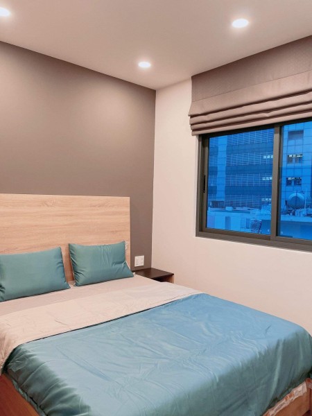 Cho thuê căn hộ 1PN cửa sổ rộng rãi, thoáng mát Quận 3 gần bờ kè Hoàng Sa, gần BV Tai Mũi Họng, 35m2