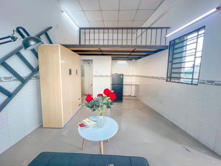 Phòng trọ có gác - máy lạnh có cửa sổ thoáng tại Tân Phú (hỗ trợ giảm giá), 24m2