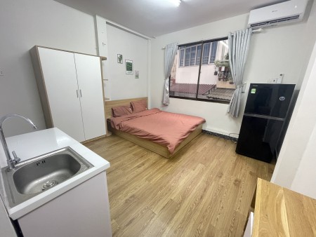 Trống phòng 1PN cửa sổ Quận 1 gần chợ Thái Bình, gần ĐH Hoa Sen, 30m2