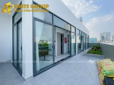 Trống sẵn Penthouse 1PN, Ban công rộng, Quận 4, gần Công viên Khánh Hội, gần Cầu Nguyễn Văn Cừ, 40m2