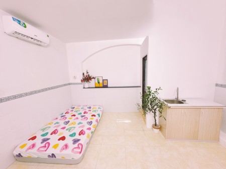 Phòng mới mặt tiền hẻm 1247 Huỳnh Tấn Phát giá chỉ 3tr8, 27m2