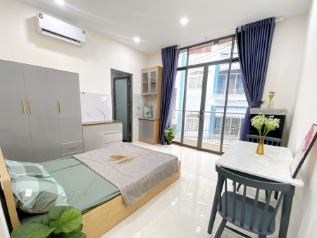 Cho thuê căn hộ ban công lớn tại P.10 Q.Tân Bình ngay ngã tư Bảy Hiền, 35m2