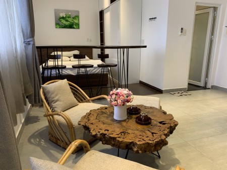 Studio ban công, Máy giặt riêng ngay chợ Lý Phục Man, 40m2