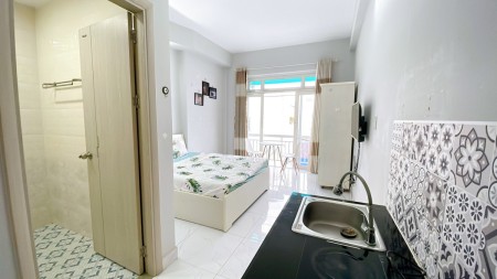 Căn Hộ Cao Cấp - Full Nội Thất - Bancol riêng - Gần Etown, Cộng Hòa, 25m2