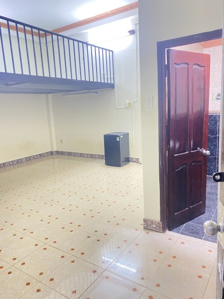Phòng trọ siêu rộng gần sân bay Tân Sơn Nhất ở được 5-6 người, 35m2