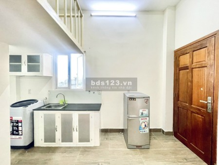 Phòng Có Gác Cửa Sổ Thoáng Mát Full Nội Thất Mới 100% Ngay ETOWN Cộng Hòa, 30m2