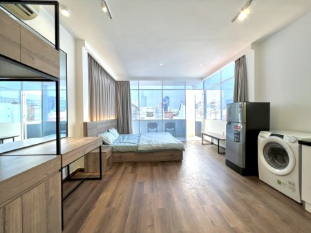 Cho thuê căn hộ Q1 ban công lớn view nhìn ra bitexco, máy giặt riêng, 30m2