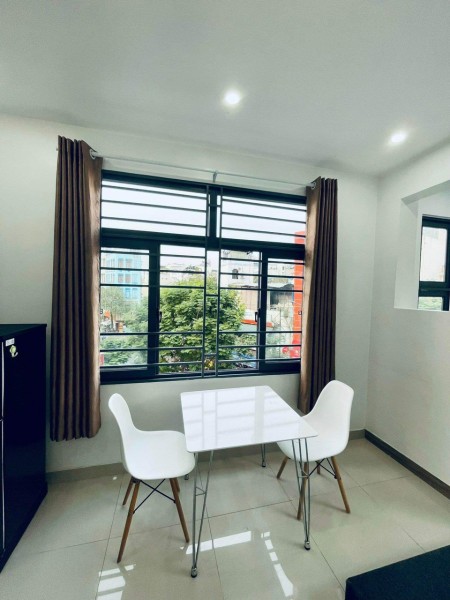 Cho thuê căn studio, view ban công cửa sổ cực chill Quận 3, đang trống sẵn, 45m2
