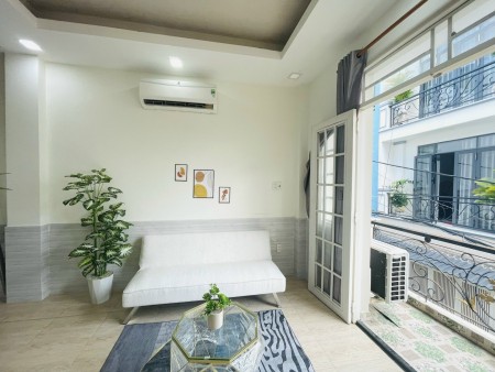 Cho thuê phòng ban công tại P.14 Tân Bình ngay sân bay Tân Sơn Nhất, 25m2
