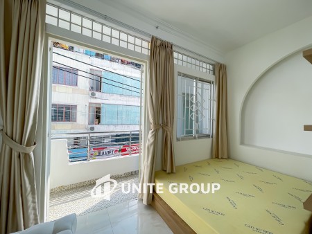Cho thuê căn hộ 1 phòng ngủ, Quận 3, có ban công thoáng mát, giá ưu đãi, 45m2