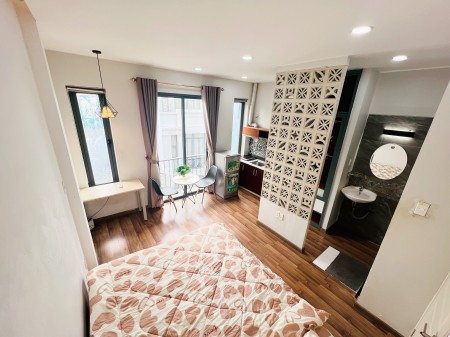 Trống sẵn Studio full nội thất, Ban công, Quận 1, gần Công viên 23/9, gần Ngã sáu Cộng Hoà, 25m2