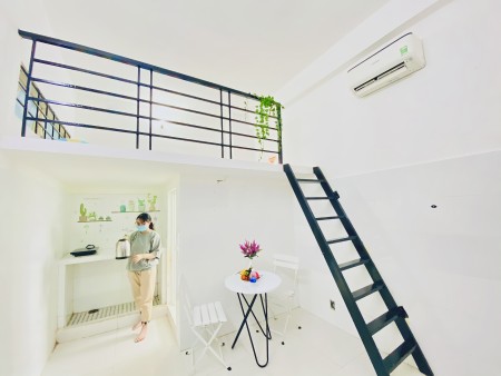 Phòng cách sân bay 200m, rộng 35m2, giờ giấc tự do, 35m2