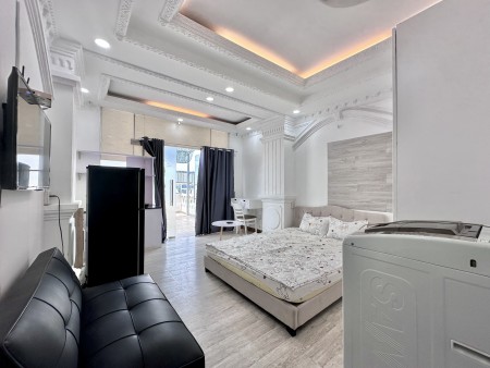 Sẵn Studio full nội thất, Ban công rộng, Quận 1, gần cầu Calmette, gần Chợ Bến Thành, 30m2