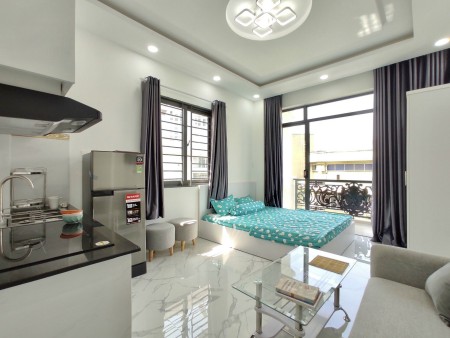 Trống CHDV ban công thoáng Quận 4 ngay Tân Vĩnh giao Võ Văn Kiệt, gần Bến Vân Đồn, 30m2