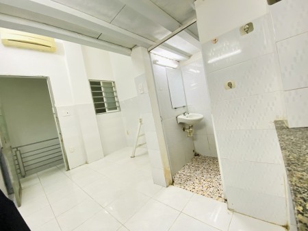Trọ giá siêu rẻ Nguyễn Chánh Sắt P13 TÂN BÌNH NGAY ETWON CỘNG HOA Chính chủ siêu tiện nghi, 30m2