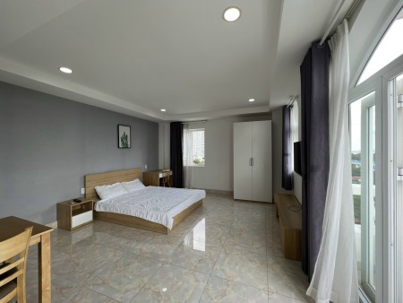 Trống sẵn căn studio bancon ở đường Hoàng Quốc Việt Q7, 35m2