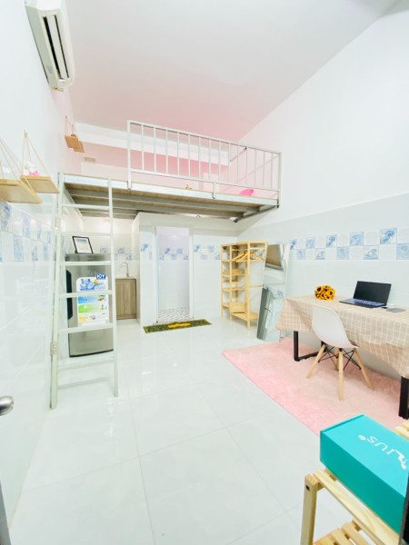 Trống phòng gần Ngã Tư Bảy Hiền có gác cao - máy lạnh sẵn, 30m2