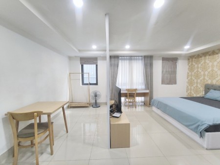 SIÊU PHẨM CĂN HỘ DỊCH VỤ FULL NỘI THẤT CỬA SỔ LỚN TÂN PHONG Q7 GẦN CRESCENT MALL, ĐH RMIT, ĐH TDTU, 40m2