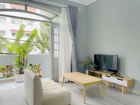 Trống sẵn Studio tách bếp, Ban công, Quận 1, gần Bờ kè Hoàng Sa, gần cầu Kiệu, 30m2