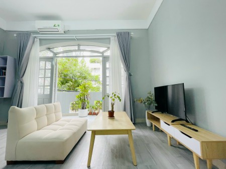 Trống sẵn studio ban công rộng Quận 1 ngay Trần Nhật Duật gần bờ kè Hoàng Sa, Trường Sa, 25m2