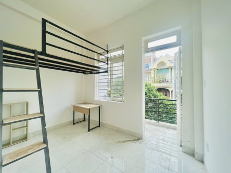 Phòng Trọ Ban Công Giá Sinh Viên- Đi Bộ qua Nova- Lê Đức Thọ, 20m2