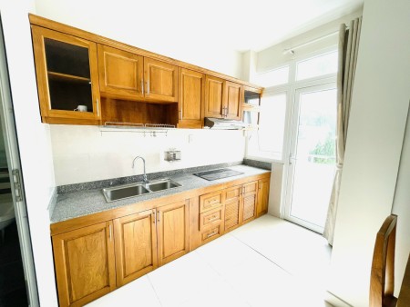Sẵn Studio full nội thất, Ban Công, Quận 3, gần Công viên Tao Đàn, gần Bảo tàng Chiến tranh, 40m2
