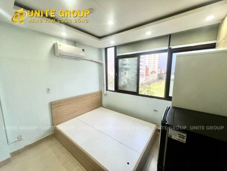 Cho thuê Studio view sân bóng ngay Đinh Tiên Hoàng Quận 1 Full Nội Thất, Cửa sổ lớn, 30m2