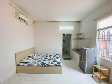 Căn Phòng Studio Nhỏ Xinh Full Nội Thất Cửa Sổ Ngoài Trời Đón Nắng Ngay Lotte Q7, 30m2