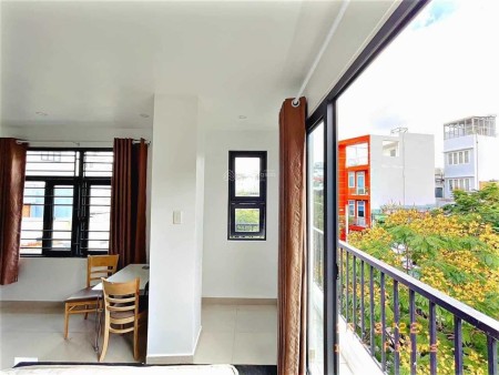 Cho thuê căn studio tách bếpCó ban công siêu rộng , Quận 3 đường lớn Rạch Bùng Binh, 45m2