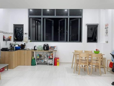 Căn hộ gác cao cửa sổ lớn ngay chợ Tân Mỹ, Crescent Mall, SC Vivo, đại học Rmit, Đh TDT, 35m2