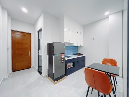 studio, tách bếp, ban công lớn, Lý Chính Thắng, Q.3, gần các khu chợ, các cửa hàng tiện lợi, 35m2