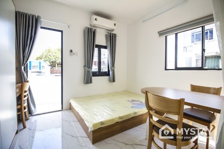 Cho thuê phòng tách bếp có ban công tại P12 Tân Bình gần ngã tư Bảy Hiền, 25m2