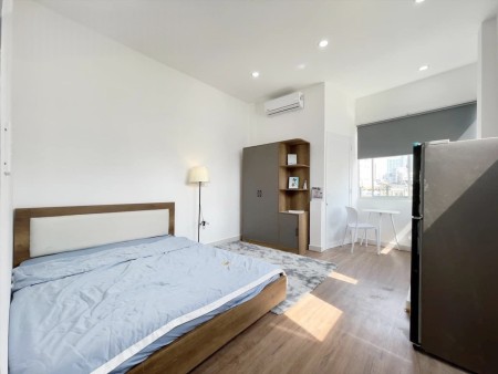 Studio siêu chill có cửa sổ thoáng mát nội thất đẹp gần cầu Calmette Quận 1, 35m2