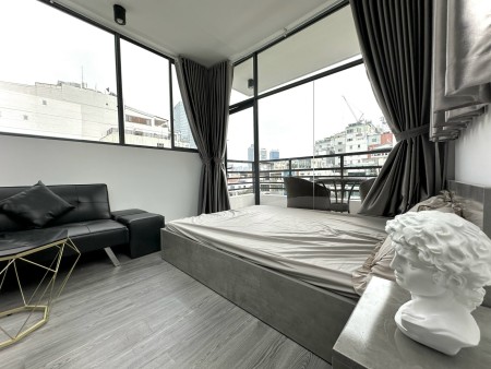 Sẵn Studio full nội thất, Ban công, Quận 1, gần Chợ Bến Thành, gần Công viên Tao Đàn, 30m2