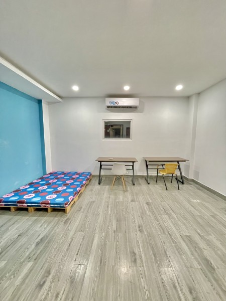 Phòng cho thuê không gác rộng 25m2, có máy lạnh, cửa sổ thoáng, 25m2