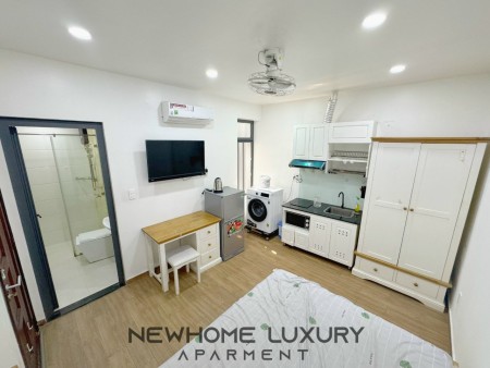Căn STUDIO đầy đủ nội thất, ban công lớn, máy giặt riêng QUẬN 3, 30m2