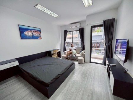 Cho thuê căn hộ 1PN, Q1, ban công, máy giặt riêng, gần CV Lê Văn Tám, chợ Tân Định, cầu Bông, 45m2