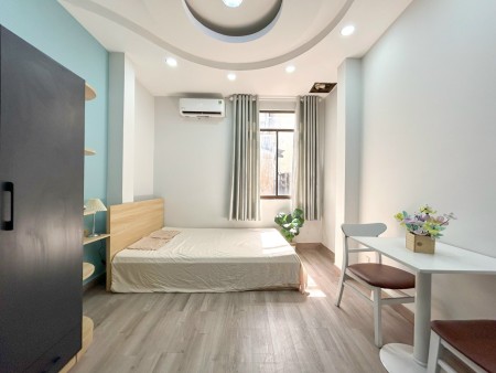 Trống sẵn siêu phẩm Studio ĐaKao cửa sổ lớn view thoáng ngay chân cầu Bông, gần chùa Ngọc Hoàng., 32m2