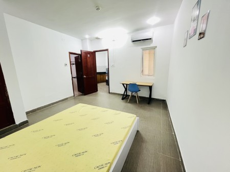 Căn hộ tách bếp, 1pn, bancol full nội thất cho thuê ngay đường Nguyễn Thái Sơn, 35m2
