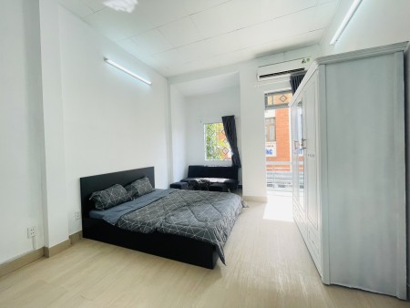 Cho thuê căn hộ studio ban công, Q1, gần vòng xoay Cống Quỳnh, coopmart Cống Quỳnh, ĐH. Sài Gòn, 35m2