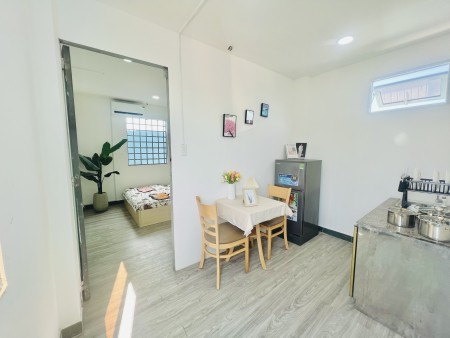 Căn hộ full nội thất tách bếp ngay Etown Cộng Hòa, 45m2