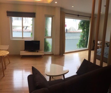 Cho thuê căn hộ studio cửa sổ, Q3, gần chợ Tân Định, cầu Kiệu, cầu Công Lý, 35m2
